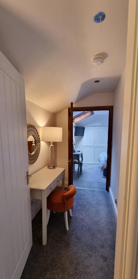 Modern And Spacious 2 Bedroom Apartment With Free Parking Llansantffraid Llansantffraid Glyn Ceiriog Exterior foto